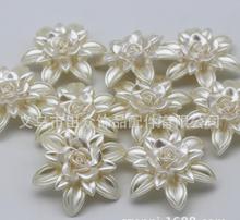 巧手匠心，艺境花叶 工艺品中的自然美学